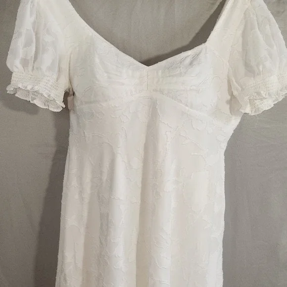 Adrianna Papell Dress Lacy Ivory Size 12 Lined Boho Embroidered Overlay Midi - Picture 1 of 16